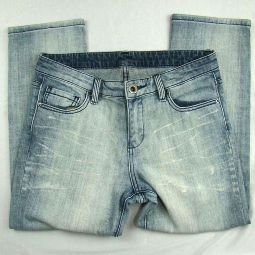BCBGMaxAzria Womens Jeans Size 27 Light Wash Capri Crop Distressed